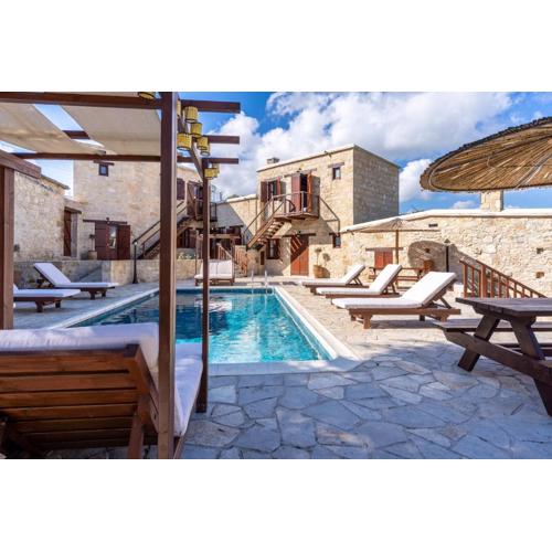Stone Court Boutique Studios