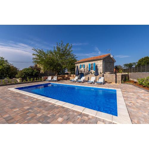Stone house Villa Livia