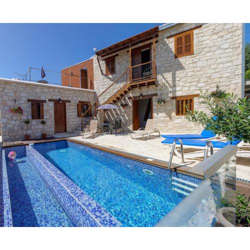 Stonehouse with private swimming pool