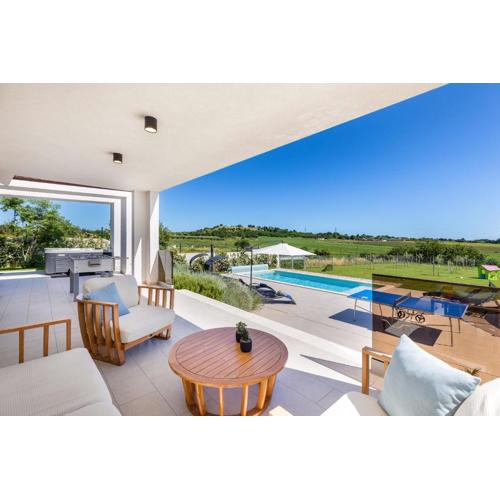Strandnahe Villa Grofica Mit Whirlpool Und Grill