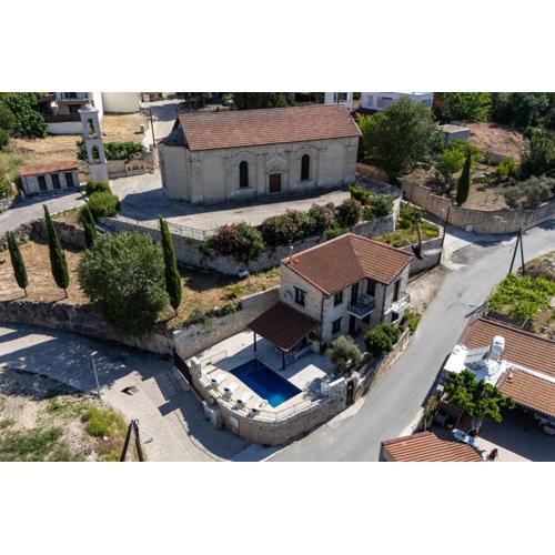 Stroumpi - Charming Villa with Private Pool