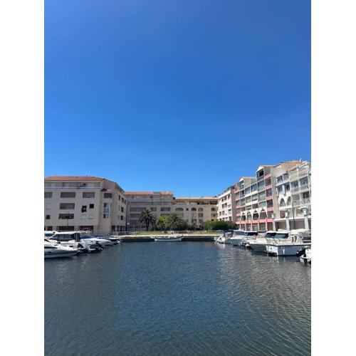 Studette sur la Marina, plage à 5 minutes