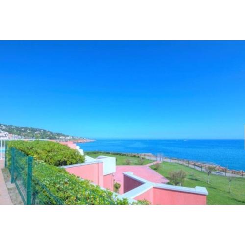 Studio - stunning sea view
