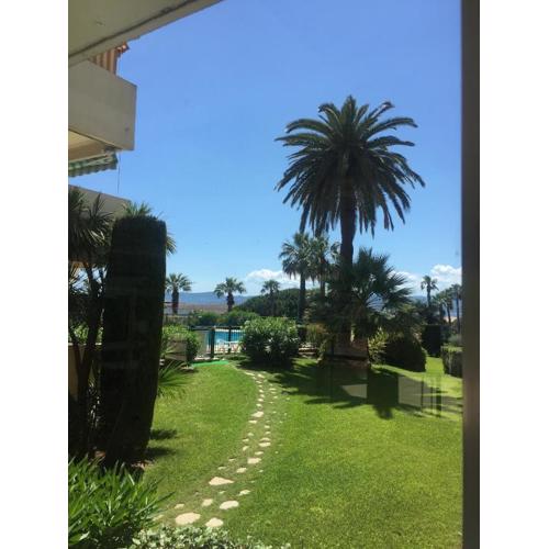 Studio 127, vue mer et piscine, port Santa Lucia