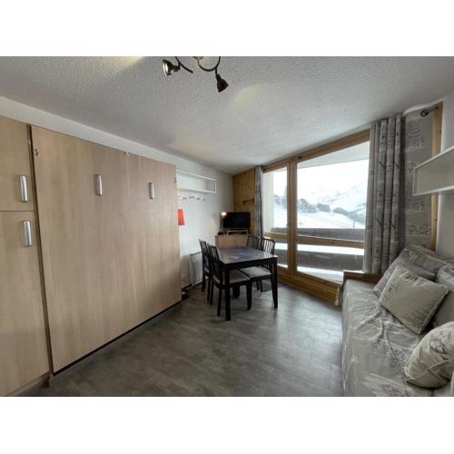 Studio 3 pers. avec balcon sud, accès pistes, quartier Preyerand, Les Menuires - FR-1-452-386