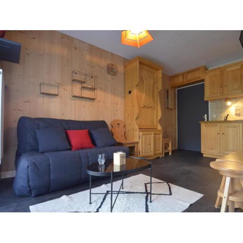 Studio 4 pers. Les Menuires - balcon, casier à skis, ascenseur - FR-1-452-159