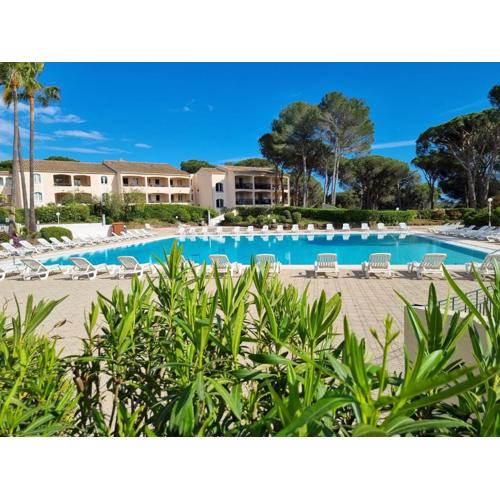 Studio 4P vue piscine St Raphaël Valescure - Au cœur des Golfs