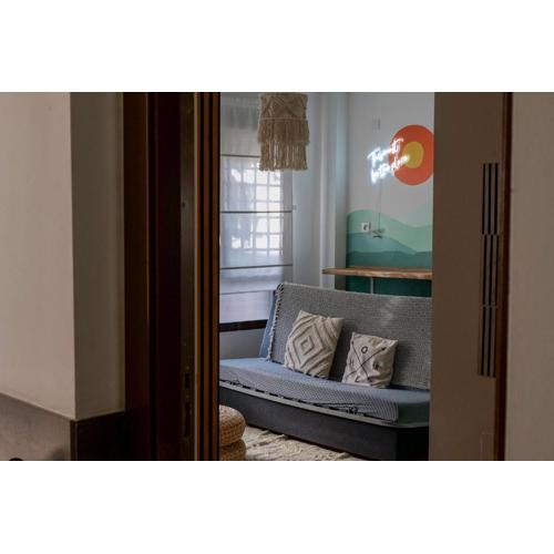 Studio 5 mins from El Palo Beach WiFi & AC