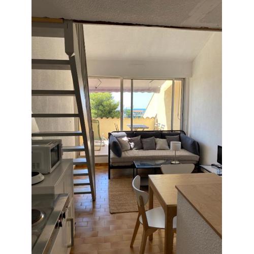studio à 400m de la plage de la Corniche