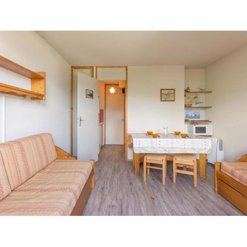 Studio à Montchavin, proche centre et pistes, vue vallée, TV, balcon - FR-1-181-2529