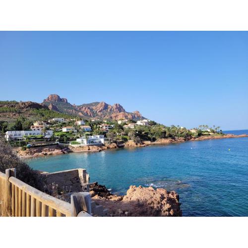 studio agay a 2 pas des plages
