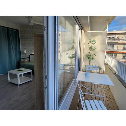 Studio Amicie 27m2, balcon couvert, près centre-gare-cathédrale, wifi