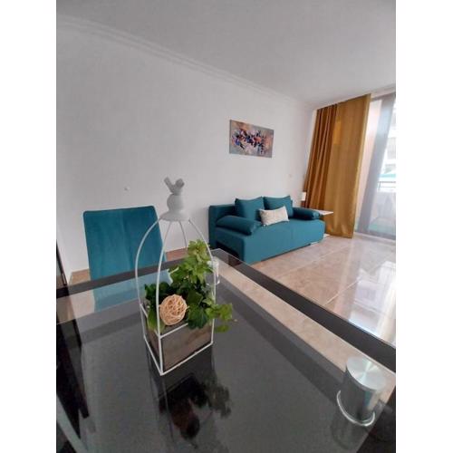 Studio apartment Admiral