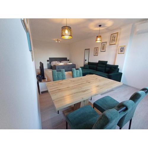 Studio Apartment Blue Pine