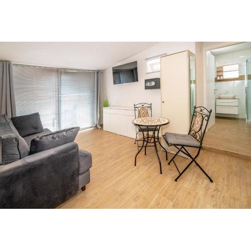 Studio Apartment Gerta with Terrace