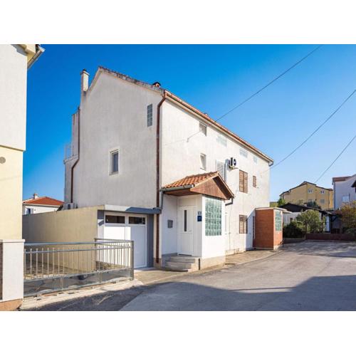 Studio apartment in Vodice town centre