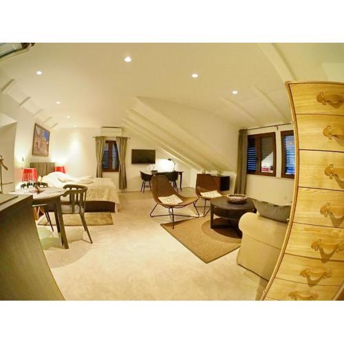 Studio Apartment Royal