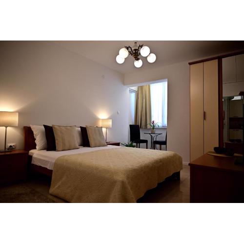 Studio apartment Snjezana