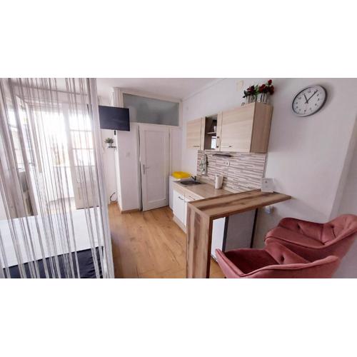 Studio Apartment \