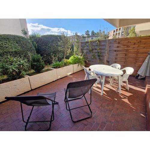 Studio avec coin-nuit, terrasse et parking privé près du centre de Sainte-Maxime, Golfe de Saint-Tropez - FR-1-780-60