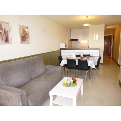 Studio cabine 4 pers avec balcon, parking et animaux admis à 50m de la plage - FR-1-224C-142