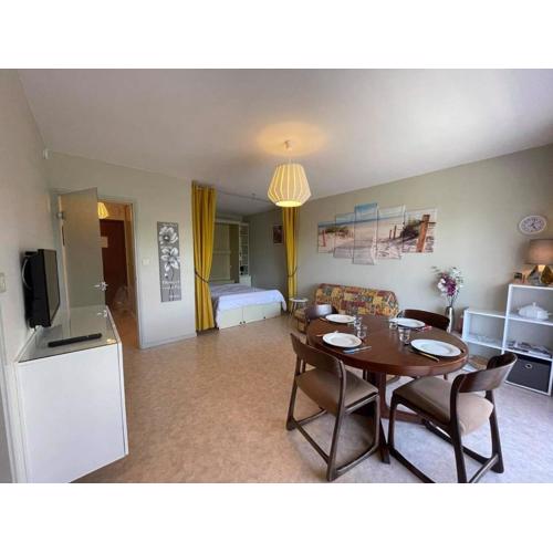 Studio Cabine avec Balcon et Parking Près de la Plage - St-Jean-de-Monts - FR-1-224C-284