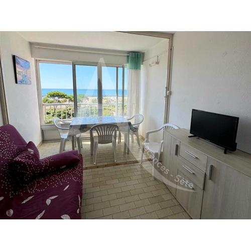 Studio cabine avec parking, face a la mer