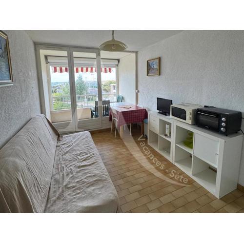Studio cabine avec parking proche de la mer