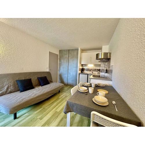 Studio cabine avec piscine, parking privatif, loggia et accès plage à pied - Sainte-Maxime - FR-1-226-534