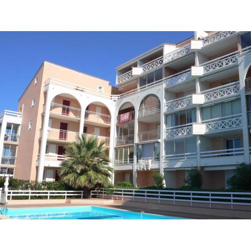 Studio Cabine avec Piscine, Parking Privé et Wifi - Proche Plage et Commerces à Sète - FR-1-338-574