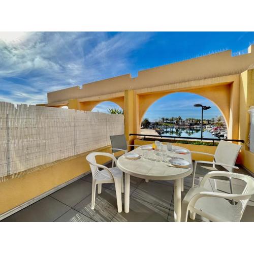 Studio cabine avec terrasse spacieuse et parking à Sète - FR-1-338-147