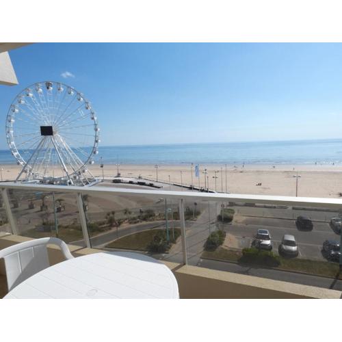 Studio cabine bord de mer avec balcon et parking privé - FR-1-323-421