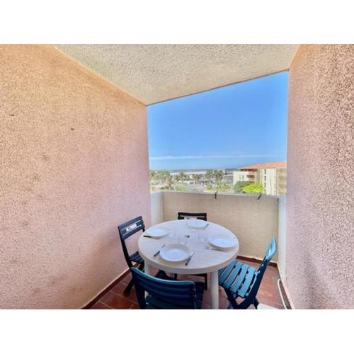 Studio cabine climatisé avec terrasse, parking privé, à 500m de la plage - FR-1-338-35