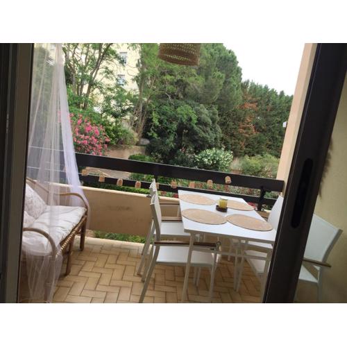 studio cabine,4 personnes ,rénové,au calme,200 m de la plage,parking privé