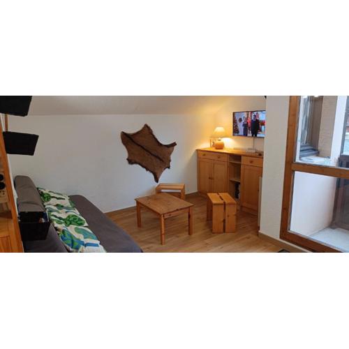 Studio calme pour 4 ou 6 personnes, skis aux pieds