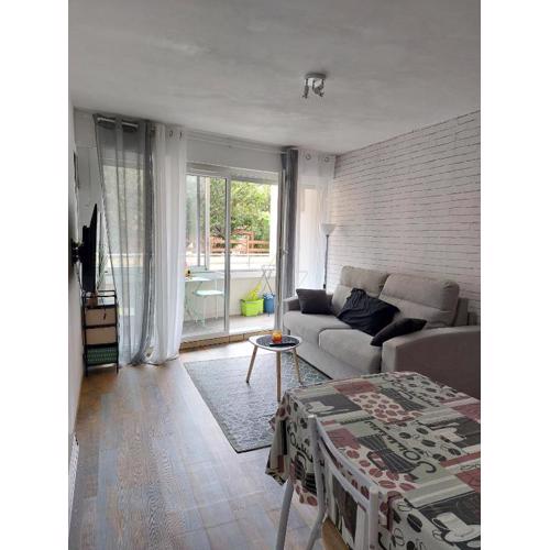 Studio capacite 2 personnes quartier corniche a quelques pas des plages et petit centre ville