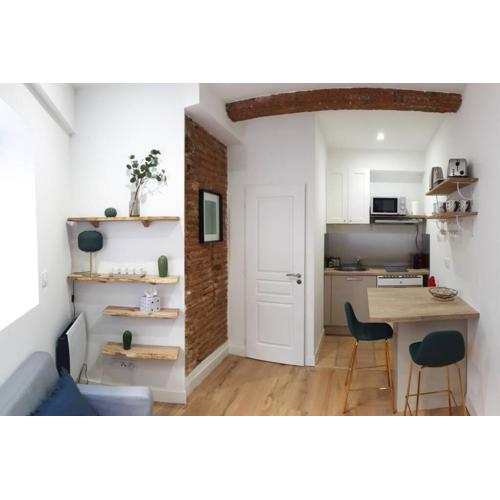 STUDIO CHARMANT-CONFORT-HYPERCENTRE-METRO-WIFI