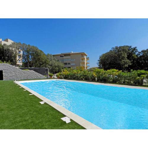 Studio Château-11 by Interhome