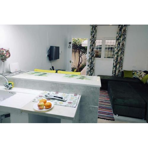 Studio, Cité la GAZELLE ,pas Jafar, quartier calme 10 min de l\