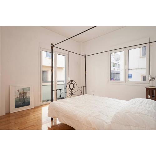 Studio close to Athens centre, fast internet.