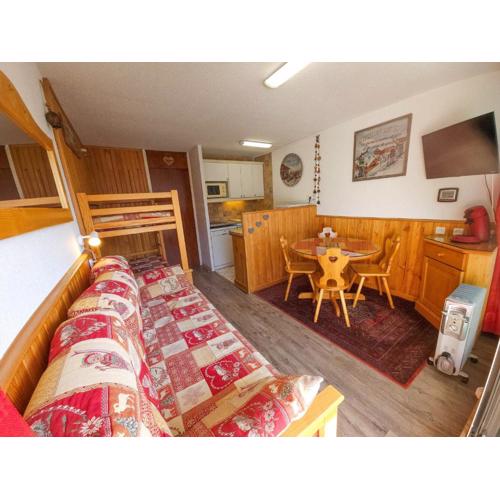 Studio confortable aux Menuires, skis aux pieds, balcon sud-ouest, services disponibles - FR-1-452-100