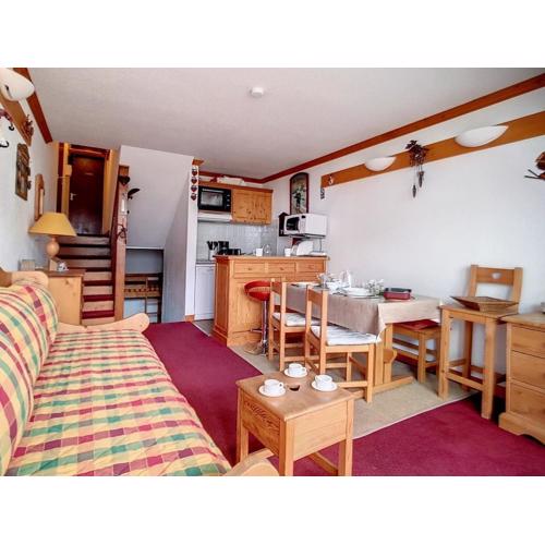 Studio duplex lumineux, départ et retour ski aux pieds, balcon ensoleillé, idéal pour 4 pers. - FR-1-344-257