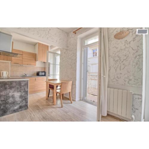 Studio équipé-climatisé avec balcon au Mourillon à 20m de la plage