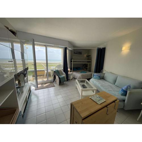 Studio face mer avec balcon et piscine chauffée, à deux pas du golf – 3 couchages - FR-1-224C-232