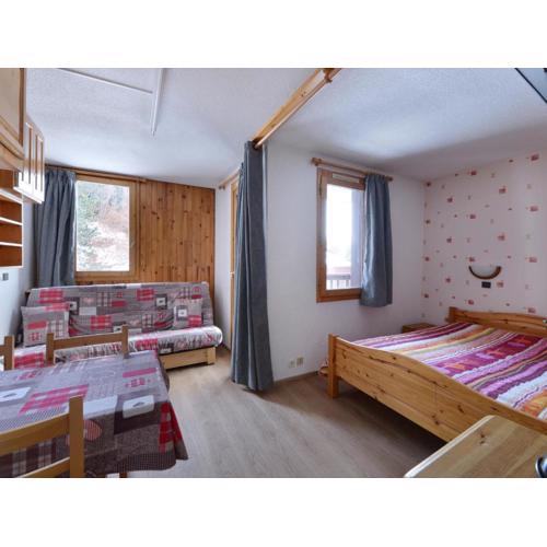 Studio fonctionnel au centre station avec balcon et vue montagne, 2 étoiles - FR-1-181-2494
