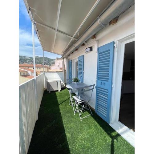 Studio Hyper centre avec balcon WIFI et climatisation