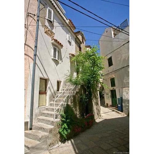 Studio In Einem Traditionellen Steinhaus, In Baska