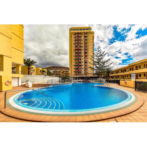 Studio in Los Cristianos front of the beach with pool and WiFi