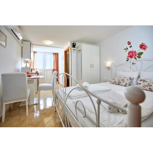 Studio Kristic, cozy studio with a terrace