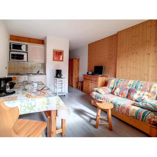 Studio lumineux avec accès direct aux pistes et balcon - FR-1-344-917